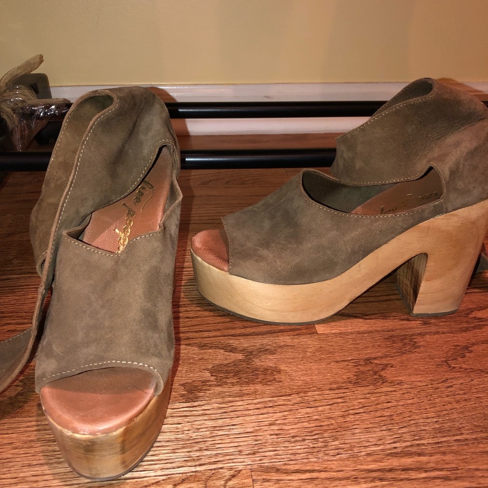 Free People Clogs